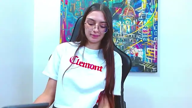 Lea Deluc online show from 03/15/26, 06:47