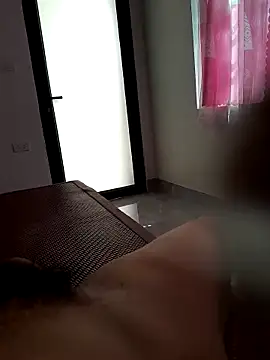 Snapshot of quoc85 chatting on 10/21/25, 05:08 quoc85 online show from 10/21/25, 05:08