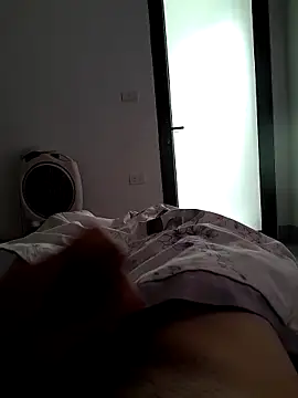 Snapshot of quoc85 chatting on 10/24/25, 04:53 quoc85 online show from 10/24/25, 04:53