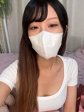 Snapshot of emiiiii1001 chatting on 09/13/25, 01:49 emiiiii1001 online show from 09/13/25, 01:49