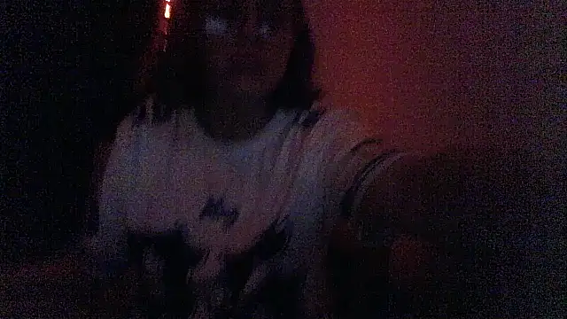 Snapshot of jenmarquez_ chatting on 10/29/25, 04:59 jenmarquez  online show from 10/29/25, 04:59