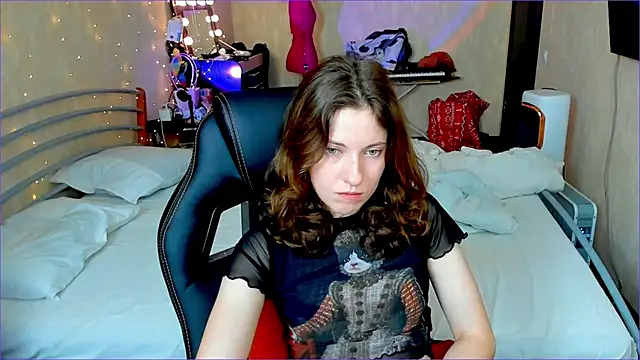 Snapshot of Agata_in_Wonderland chatting on 09/18/25, 12:34 Agata in Wonderland online show from 09/18/25, 12:34