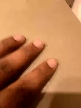 Snapshot of liza-212 chatting on 11/28/25, 06:43 liza-212 online show from 11/28/25, 06:43