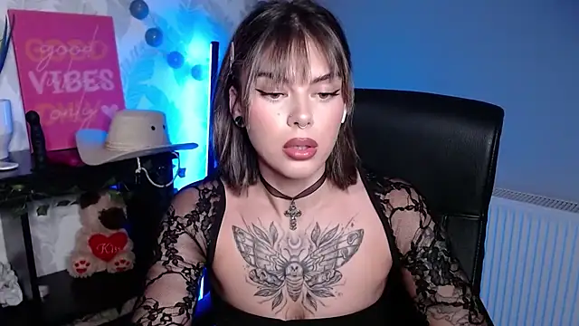 Snapshot of Nova_SIN chatting on 02/12/26, 05:57 Nova SIN online show from 02/12/26, 05:57