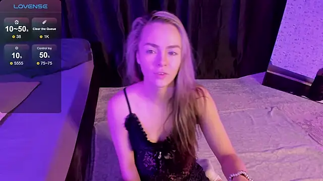 Snapshot of Little_Rockk chatting on 10/25/25, 04:31 Little Rockk online show from 10/25/25, 04:31