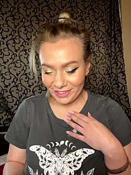 emmasweett11 online show from 12/19/25, 12:34