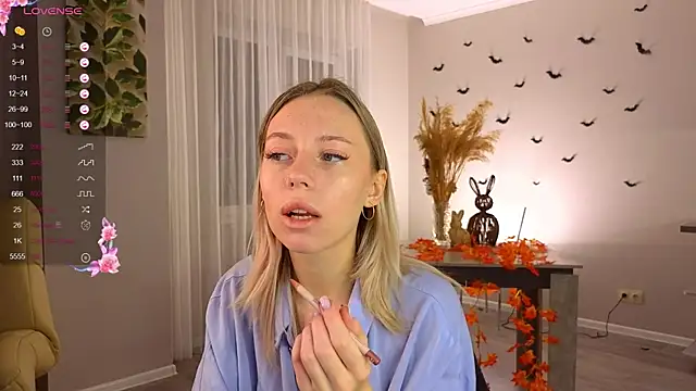 NyxaThorn online show from 11/01/25, 02:41