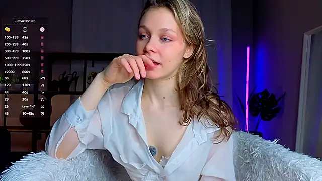 Snapshot of Tender_beauty chatting on 05/26/26, 06:37 Tender beauty online show from 05/26/26, 06:37