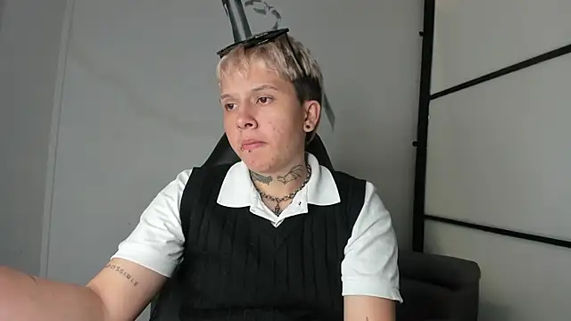 AlanRed  online show from 10/03/25, 04:31