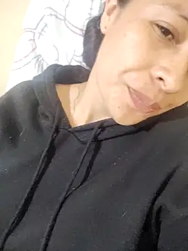 Snapshot of lana22_me chatting on 10/17/25, 12:01 lana22 me online show from 10/17/25, 12:01