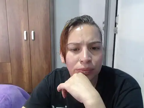 cloequeen15 online show from 11/13/25, 12:48