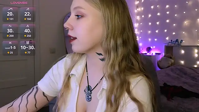 RebeccaAster online show from 04/21/26, 05:28