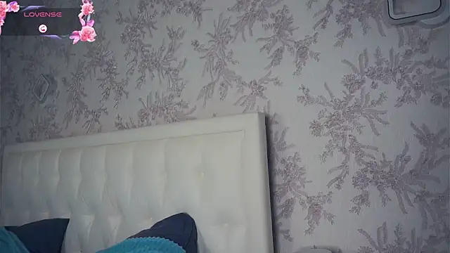 MalvinaKroening online show from 11/24/25, 06:13