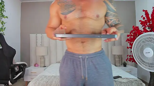 Snapshot of college_muscle_ass1 chatting on 09/22/25, 12:51 college muscle ass1 online show from 09/22/25, 12:51