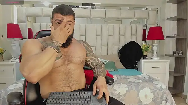 Snapshot of college_muscle_ass1 chatting on 10/14/25, 01:01 college muscle ass1 online show from 10/14/25, 01:01