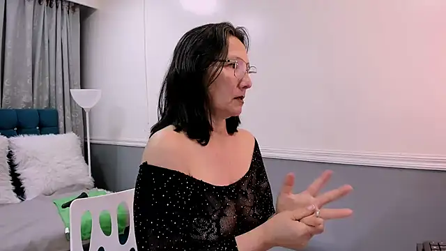 Oriana Jhonson online show from 10/17/25, 10:40