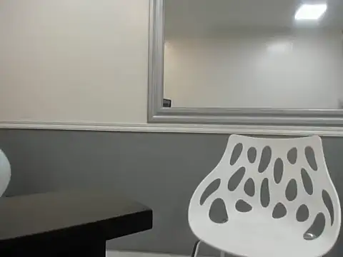 Oriana Jhonson online show from 04/14/26, 11:27