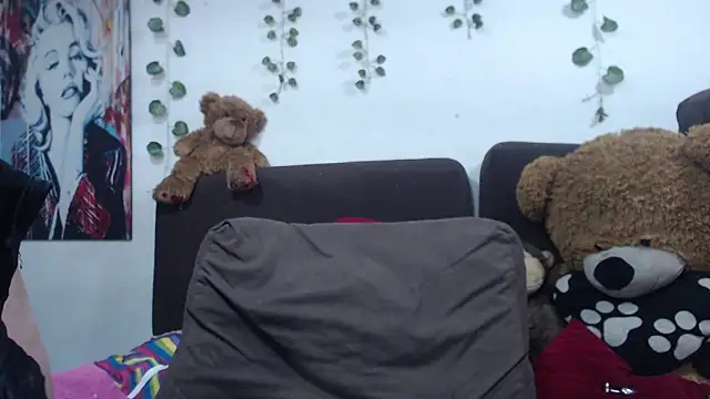 Samanta milf84 online show from 04/18/26, 07:58