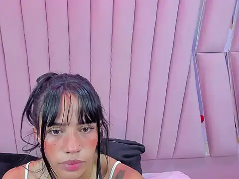 Snapshot of hazel_18_ chatting on 10/03/25, 08:28 hazel 18  online show from 10/03/25, 08:28