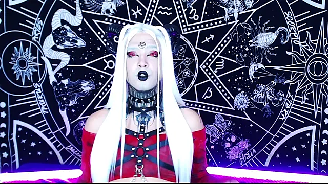 Snapshot of naomi_satan chatting on 04/06/26, 10:33 naomi satan online show from 04/06/26, 10:33