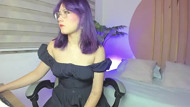 Snapshot of rei_cos chatting on 09/30/25, 12:32 rei cos online show from 09/30/25, 12:32