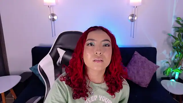 Snapshot of Silvana_Goddess chatting on 10/18/25, 12:02 Silvana Goddess online show from 10/18/25, 12:02