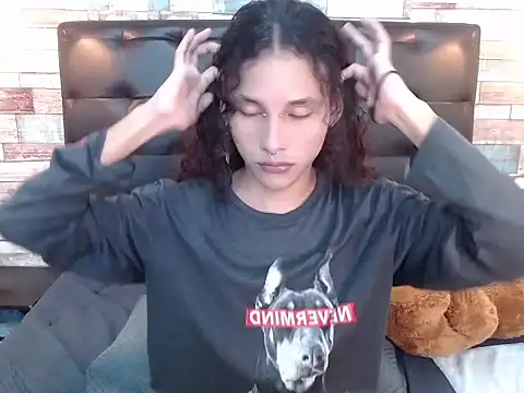 Andrew Landry online show from 10/11/25, 01:09