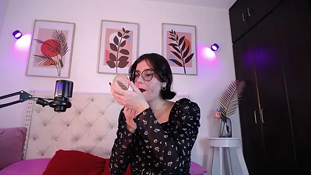 barbyehot online show from 11/21/25, 12:21