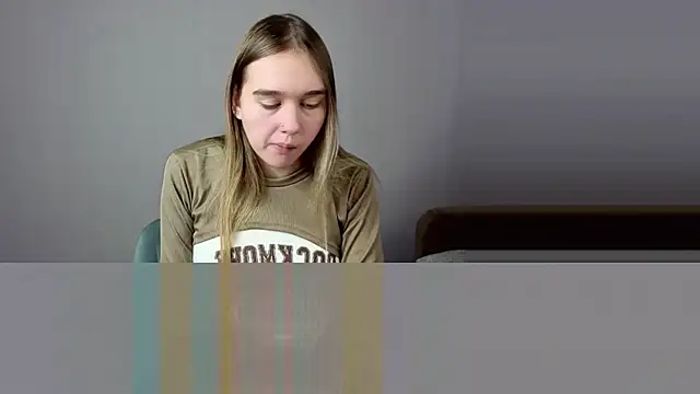 Snapshot of Vel1ka chatting on 11/19/25, 11:21 Vel1ka online show from 11/19/25, 11:21