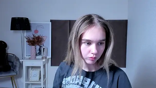 Snapshot of Vel1ka chatting on 11/24/25, 01:00 Vel1ka online show from 11/24/25, 01:00