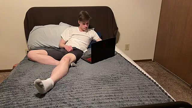 Snapshot of BigIncognitoXXX chatting on 02/11/26, 12:54 BigIncognitoXXX online show from 02/11/26, 12:54