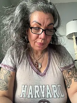 dieseldame1313 online show from 02/12/25, 10:26