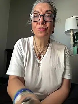 dieseldame1313 online show from 02/21/25, 03:54