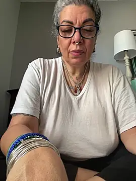 dieseldame1313 online show from 02/21/25, 07:32