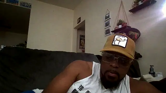 Snapshot of Str8ishVegasGuy chatting on 10/17/25, 07:22 Str8ishVegasGuy online show from 10/17/25, 07:22