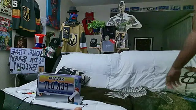 Snapshot of Str8ishVegasGuy chatting on 10/21/25, 08:04 Str8ishVegasGuy online show from 10/21/25, 08:04