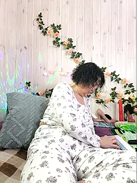 LitisiaLove4551 online show from 02/23/26, 07:39