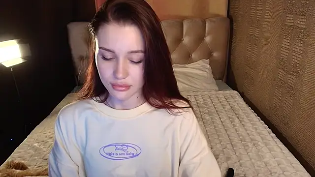 Snapshot of Aria_Mila chatting on 06/11/26, 02:04 Aria Mila online show from 06/11/26, 02:04