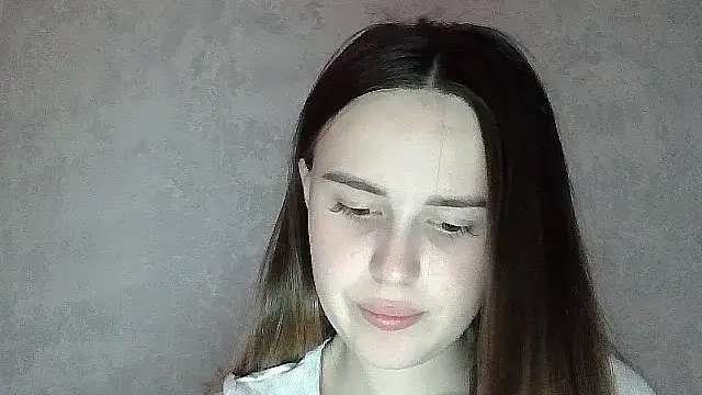 Snapshot of SweetLoraa chatting on 06/05/26, 04:02 SweetLoraa online show from 06/05/26, 04:02