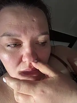 SunnyLeila2101 online show from 04/18/26, 07:58