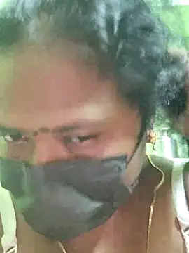 Snapshot of Tamilreethu chatting on 09/08/25, 06:18 Tamilreethu online show from 09/08/25, 06:18