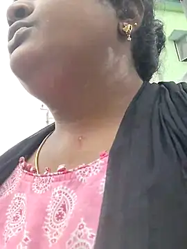 Snapshot of Tamilreethu chatting on 10/04/25, 03:04 Tamilreethu online show from 10/04/25, 03:04