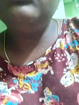 Snapshot of Tamilreethu chatting on 10/04/25, 04:27 Tamilreethu online show from 10/04/25, 04:27