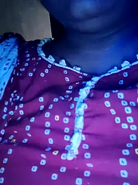 Snapshot of Tamilreethu chatting on 10/07/25, 07:00 Tamilreethu online show from 10/07/25, 07:00