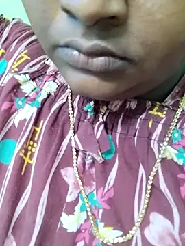 Snapshot of Tamilreethu chatting on 10/31/25, 05:30 Tamilreethu online show from 10/31/25, 05:30