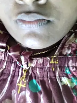 Snapshot of Tamilreethu chatting on 11/01/25, 05:15 Tamilreethu online show from 11/01/25, 05:15