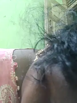 Snapshot of Tamilreethu chatting on 11/06/25, 08:10 Tamilreethu online show from 11/06/25, 08:10