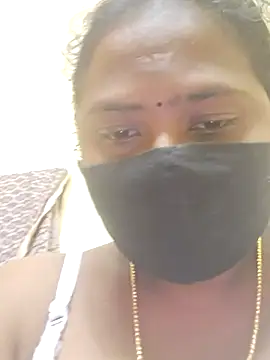 Snapshot of Tamilreethu chatting on 11/08/25, 06:18 Tamilreethu online show from 11/08/25, 06:18