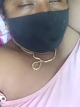 Snapshot of Tamilreethu chatting on 11/11/25, 01:11 Tamilreethu online show from 11/11/25, 01:11