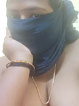 Snapshot of Tamilreethu chatting on 12/18/25, 02:50 Tamilreethu online show from 12/18/25, 02:50